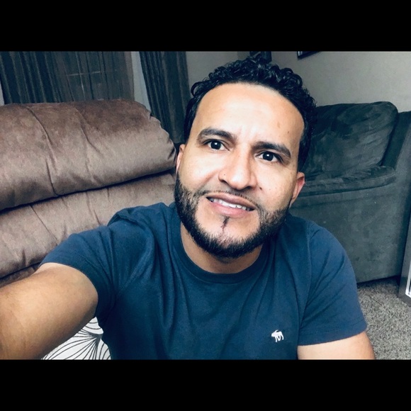 Meet your Posher, Roberto - Picture 1 of 1